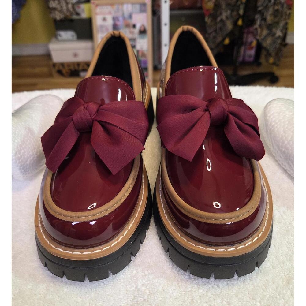 Women's Bow Decor Patent Leather Round Toe Loafers (size 6) - Picture 2 of 8